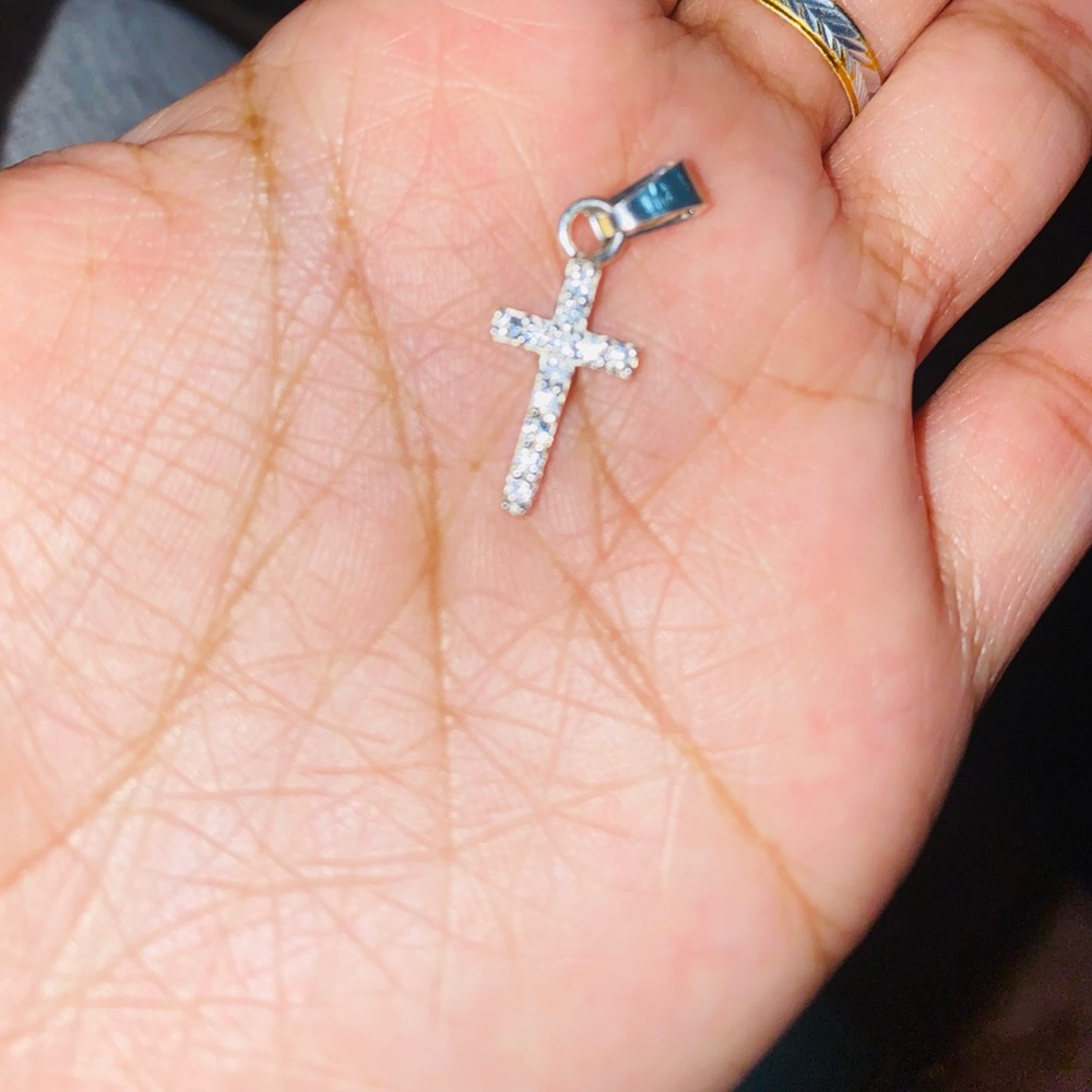 Silver cross pendant